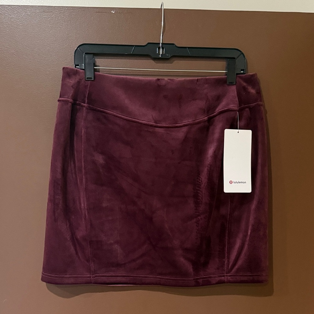 NWT LULULEMON Scuba HR Velvet Mini Skirt